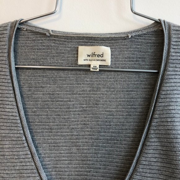 Aritzia Wilfred V Neck Knit Top - Picture 2 of 5